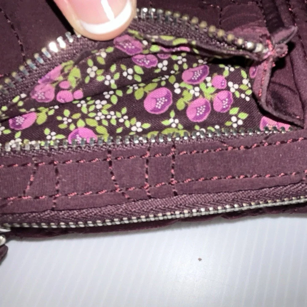 Vera Bradley Rare Wine Quilted Zip Around Wristlet Wallet Floral Interior Y2K - Picture 5 of 8